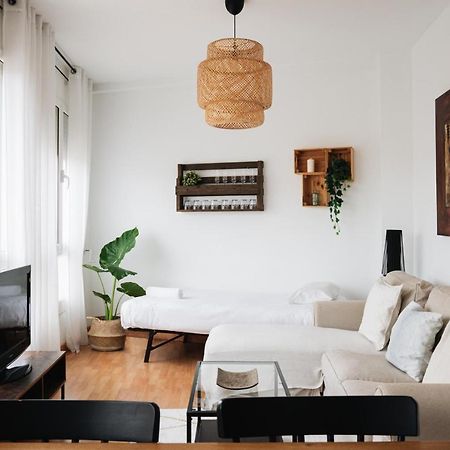 Sunny And Modern Apartment Ideal For Groups Barcelona Buitenkant foto