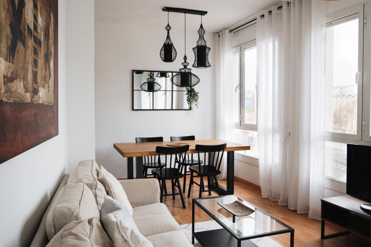 Sunny And Modern Apartment Ideal For Groups Barcelona Buitenkant foto